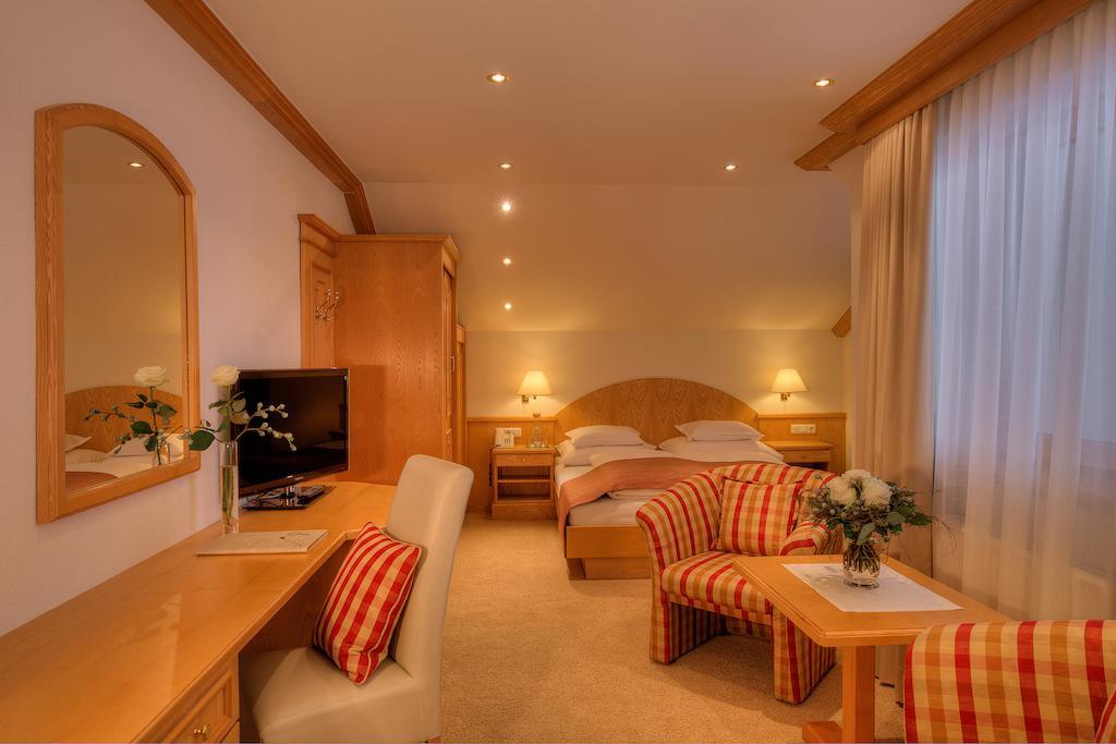 Hotel Palin Ισγκλ Δωμάτιο φωτογραφία