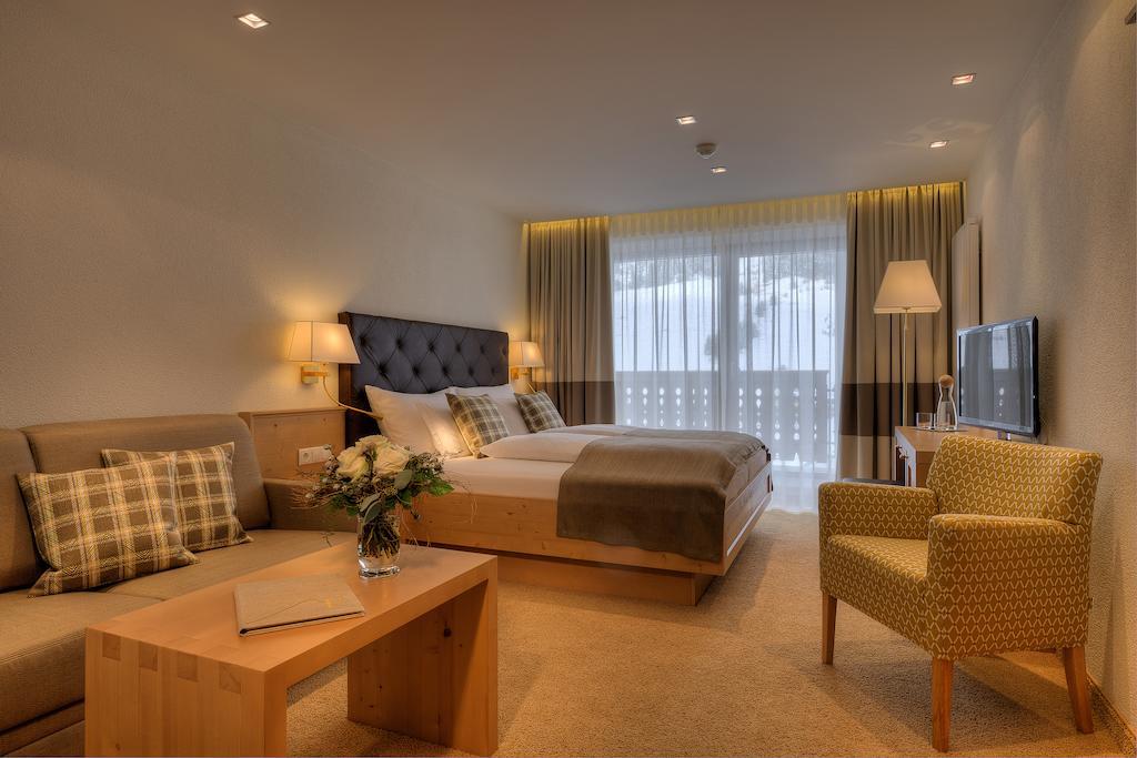 Hotel Palin Ισγκλ Εξωτερικό φωτογραφία