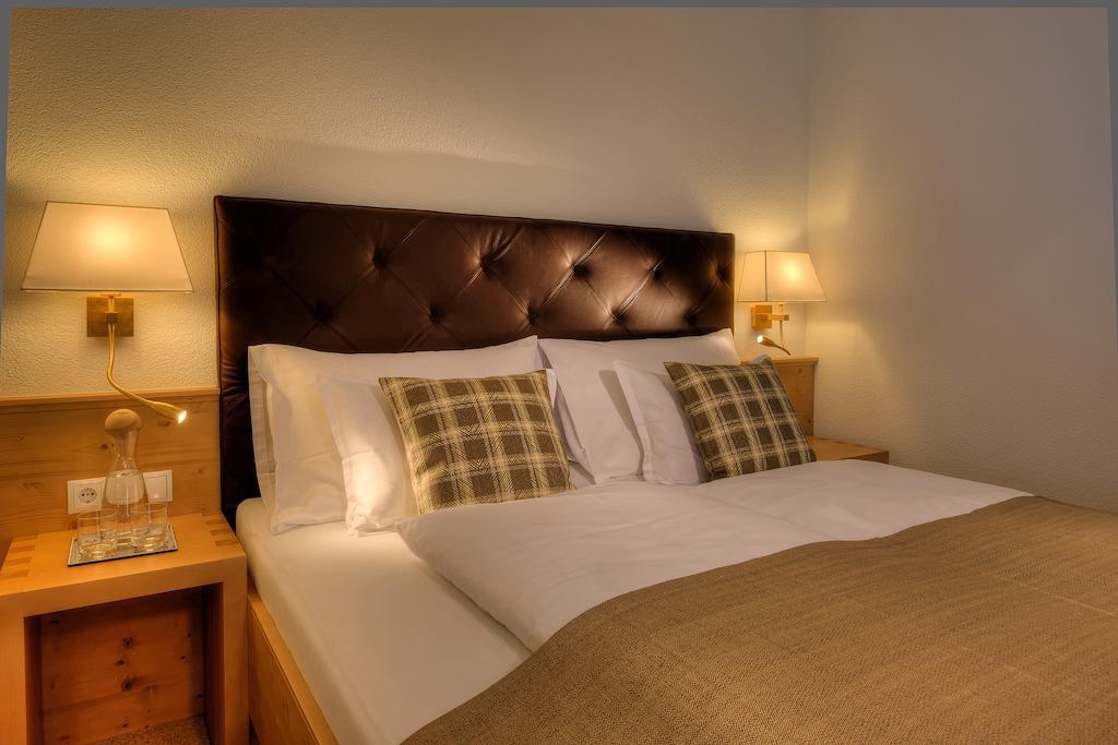 Hotel Palin Ισγκλ Εξωτερικό φωτογραφία